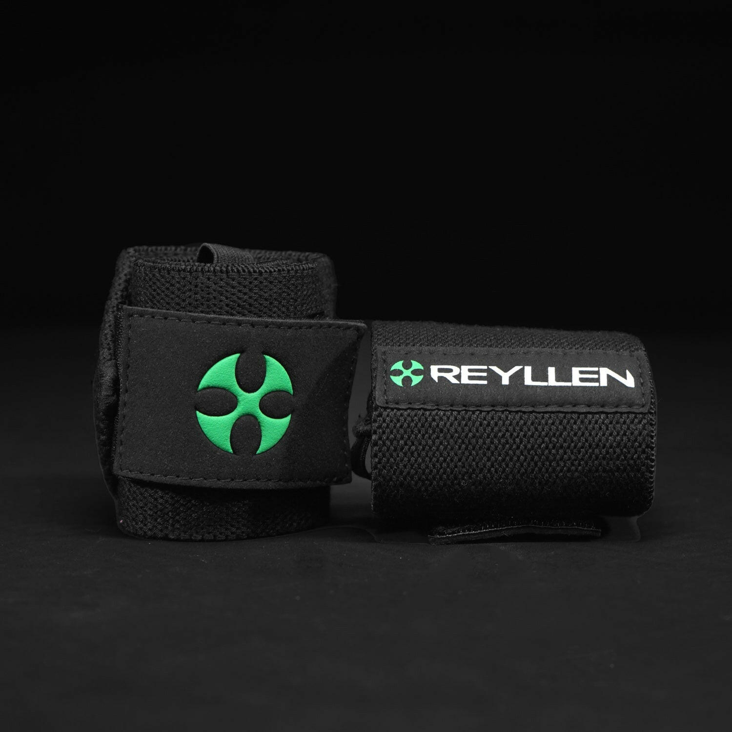 reyllen X1 Wrist Wraps elastic support black baground