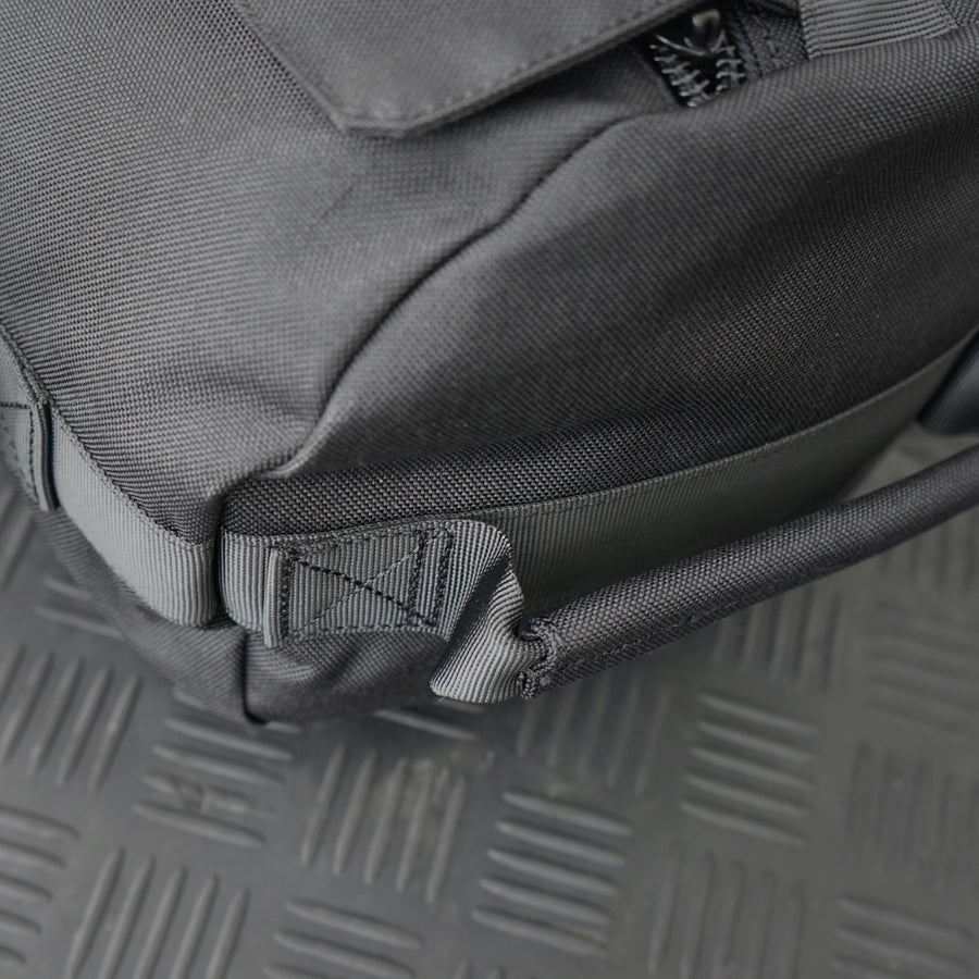 Reyllen Power Bag Sandbag  handles detail shot
