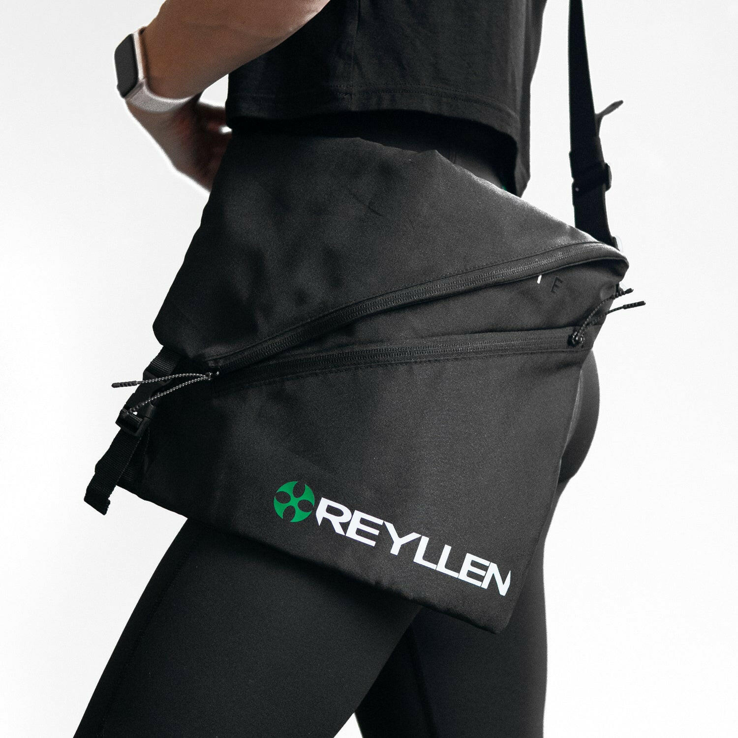 Reyllen musette shoulder bag worn by woman on side